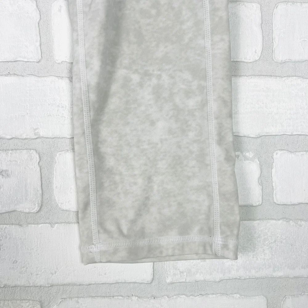 Athletic High Rise Cropped Leggings Grey White Marble Print‎ with Pockets